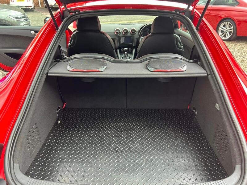 AUDI TT