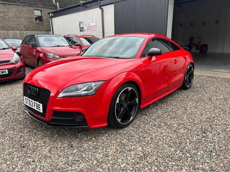 AUDI TT 2.0 TDI Black Edition