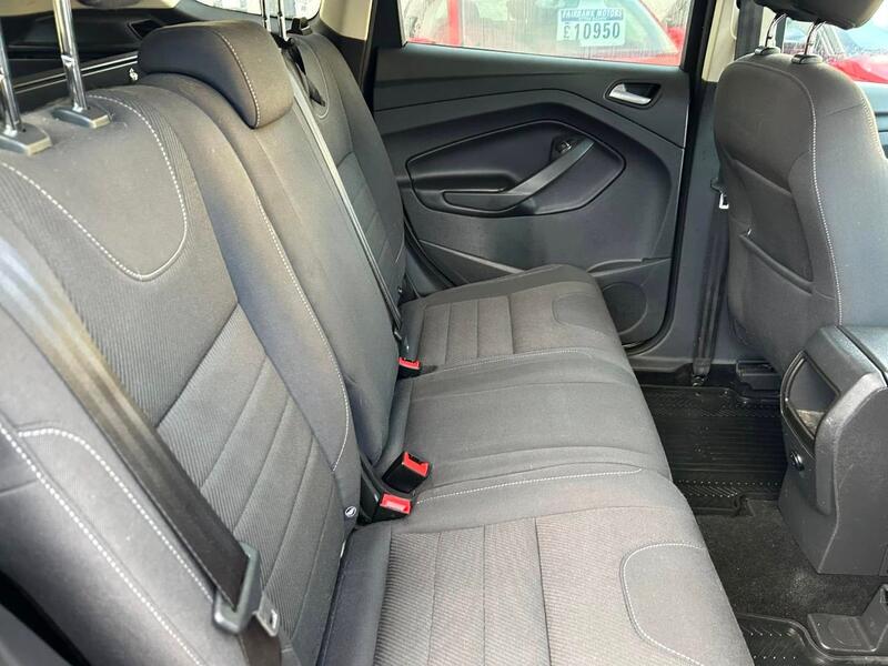 FORD KUGA