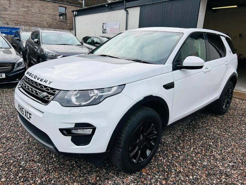View LAND ROVER DISCOVERY SPORT 2.2 SD4 SE Tech