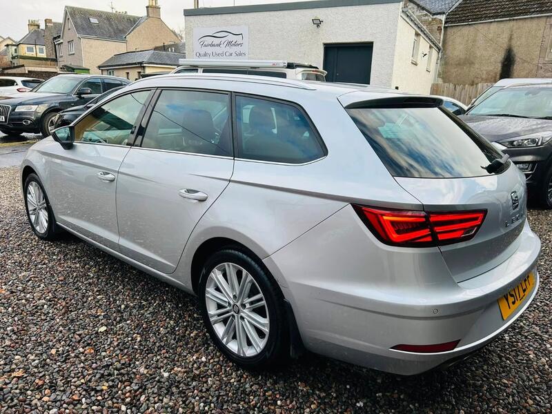 SEAT LEON