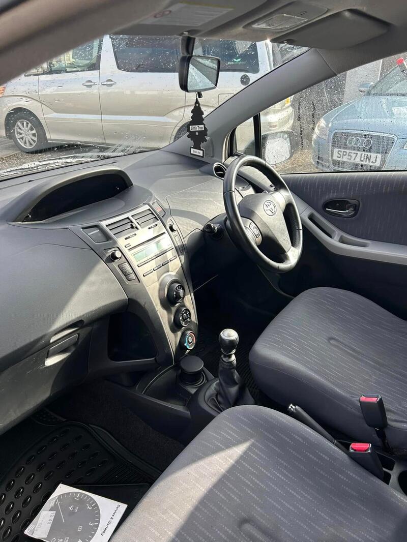 TOYOTA YARIS