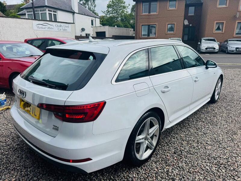View AUDI A4 AVANT 2.0 TDI ultra S line