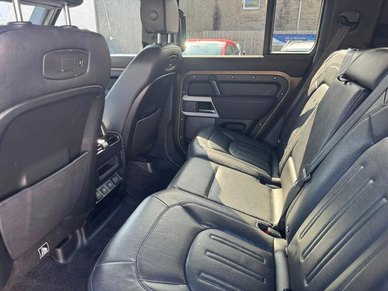 LAND ROVER DEFENDER 110