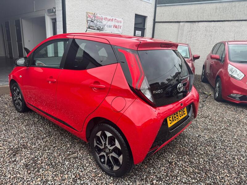View TOYOTA AYGO 1.0 VVT-i x-trend