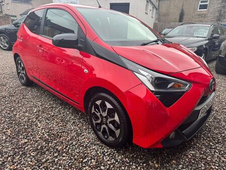 TOYOTA AYGO 1.0 VVT-i x-trend