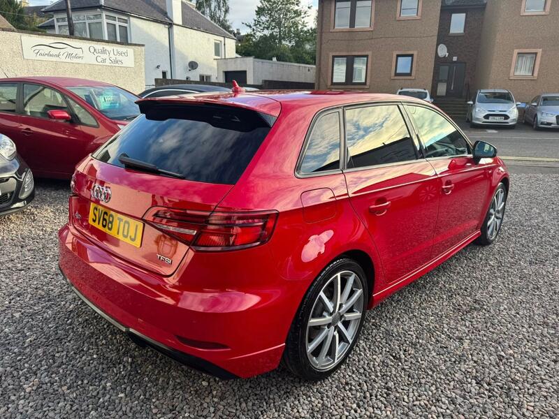 View AUDI A3 1.5 TFSI CoD 35 Black Edition